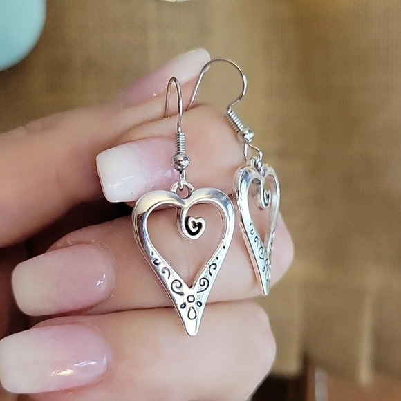 FOLK ART HEART DROP EARRINGS - Picture 3 of 6